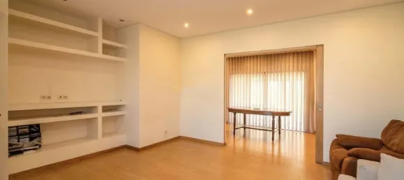 5 bedrooms House in Castelo da Maia, Portugal No. 136314 2