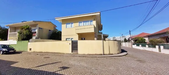5 bedrooms House in Castelo da Maia, Portugal No. 136314 23