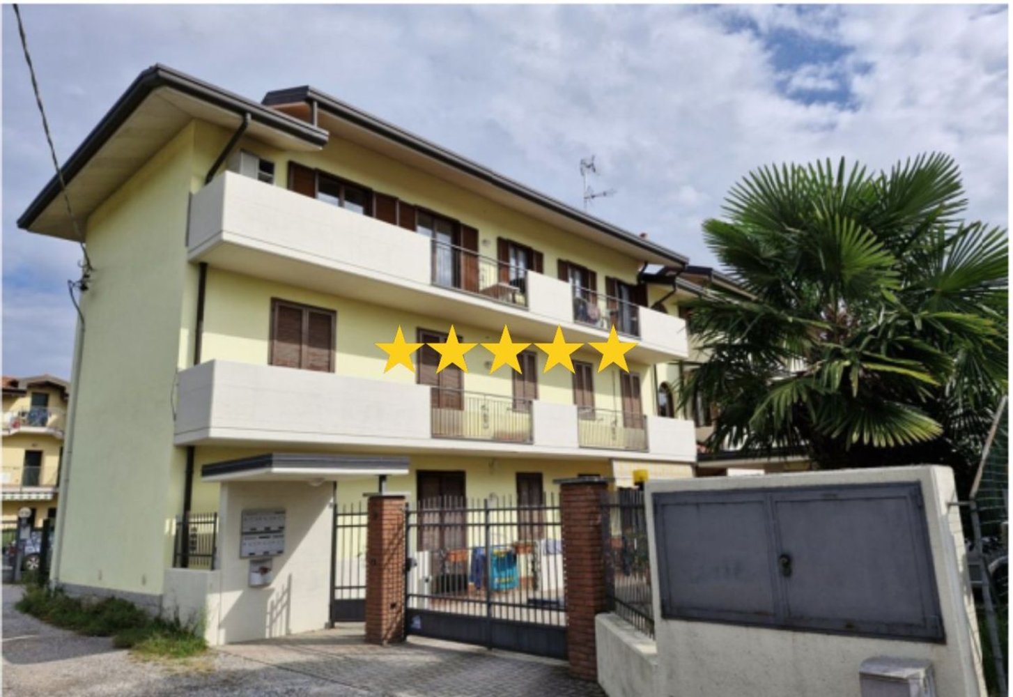 3 rooms Apartment in Arsago Seprio, Italy No. 3204
