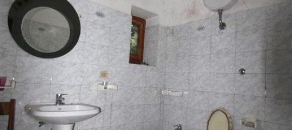 10 rooms House in Terranuova Bracciolini, Italy No. 233819 8