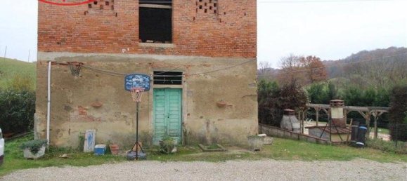 10 rooms House in Terranuova Bracciolini, Italy No. 233819 3