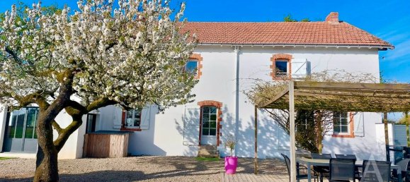 5 bedrooms House in Montaigu-Vendee, France No. 203029 11