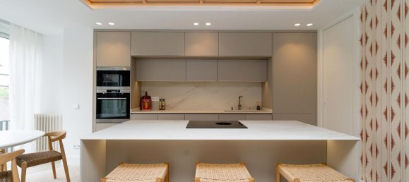 4 bedrooms Apartment in Madrid, Spain No. 193668 9