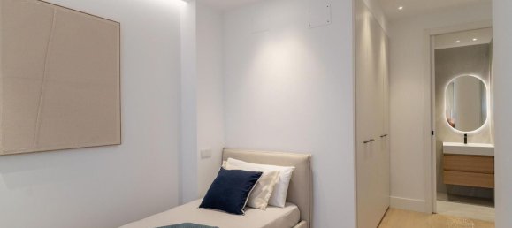 4 bedrooms Apartment in Madrid, Spain No. 193668 23