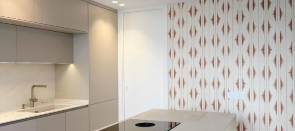 4 bedrooms Apartment in Madrid, Spain No. 193668 4