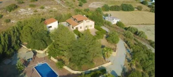 Вилла с 4 спальнями в Писсури, Кипр № 7149 3