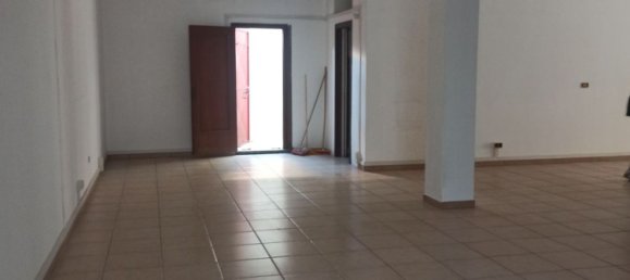 Gewerbliche Immobilie in Rutigliano, Italy 136m², Nr. 358080 2