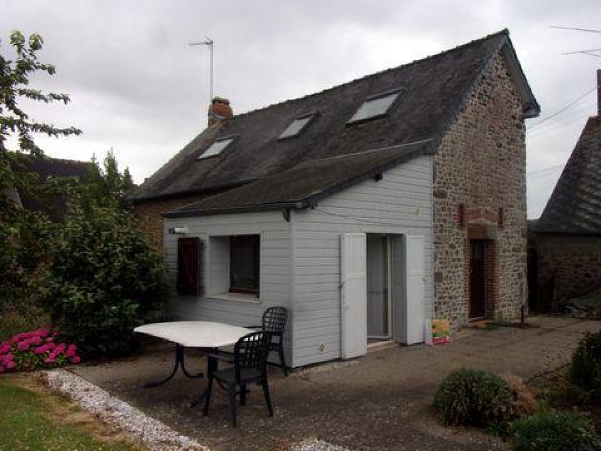 Casa de 3 dormitorios en Mayenne, France No. 22999