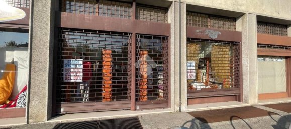 71m² Commercial property in Varese, Italy No. 109822 19