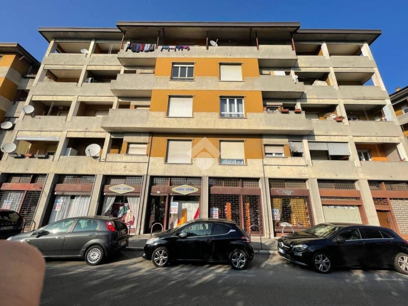 71m² Commercial property in Varese, Italy No. 109822