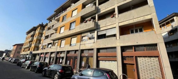 71m² Commercial property in Varese, Italy No. 109822 2