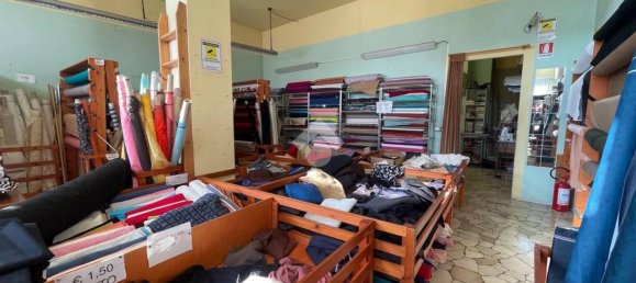 71m² Commercial property in Varese, Italy No. 109822 10