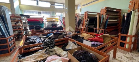 71m² Commercial property in Varese, Italy No. 109822 11