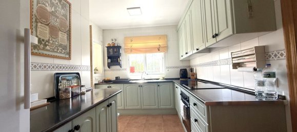 3 bedrooms Townhouse in Marbella, Spain No. 142772 9