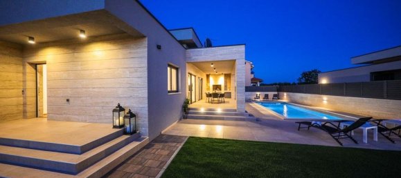 4 غرف نوم فيلا في Nin, Croatia رقم 137 14