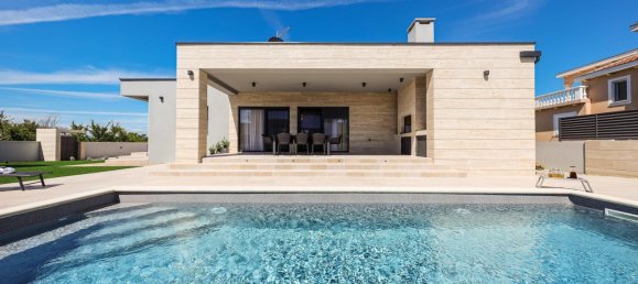 4 غرف نوم فيلا في Nin, Croatia رقم 137 9