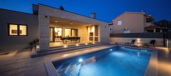 4 غرف نوم فيلا في Nin, Croatia رقم 137 21