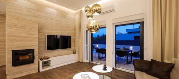 4 غرف نوم فيلا في Nin, Croatia رقم 137 16