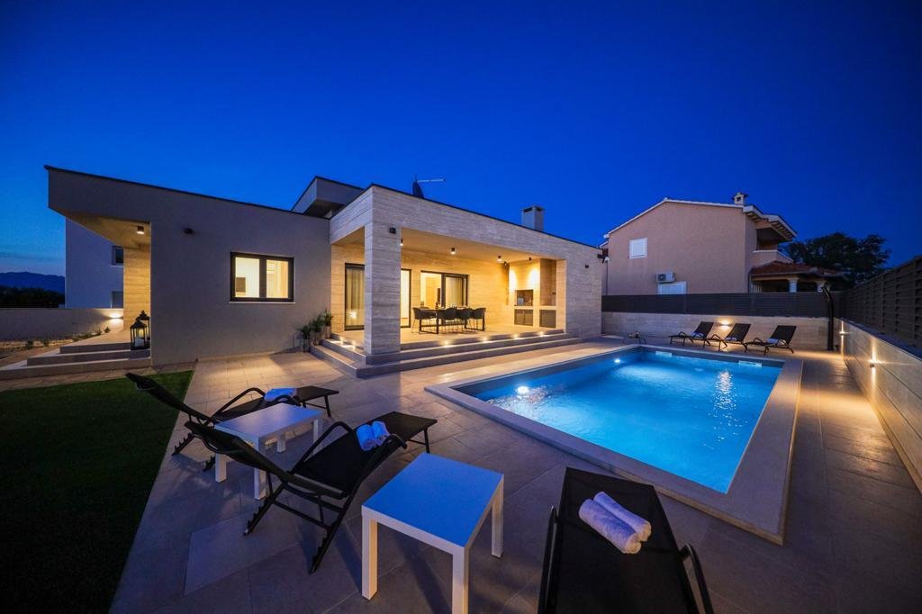 4 غرف نوم فيلا في Nin, Croatia رقم 137