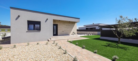 4 غرف نوم فيلا في Nin, Croatia رقم 137 23