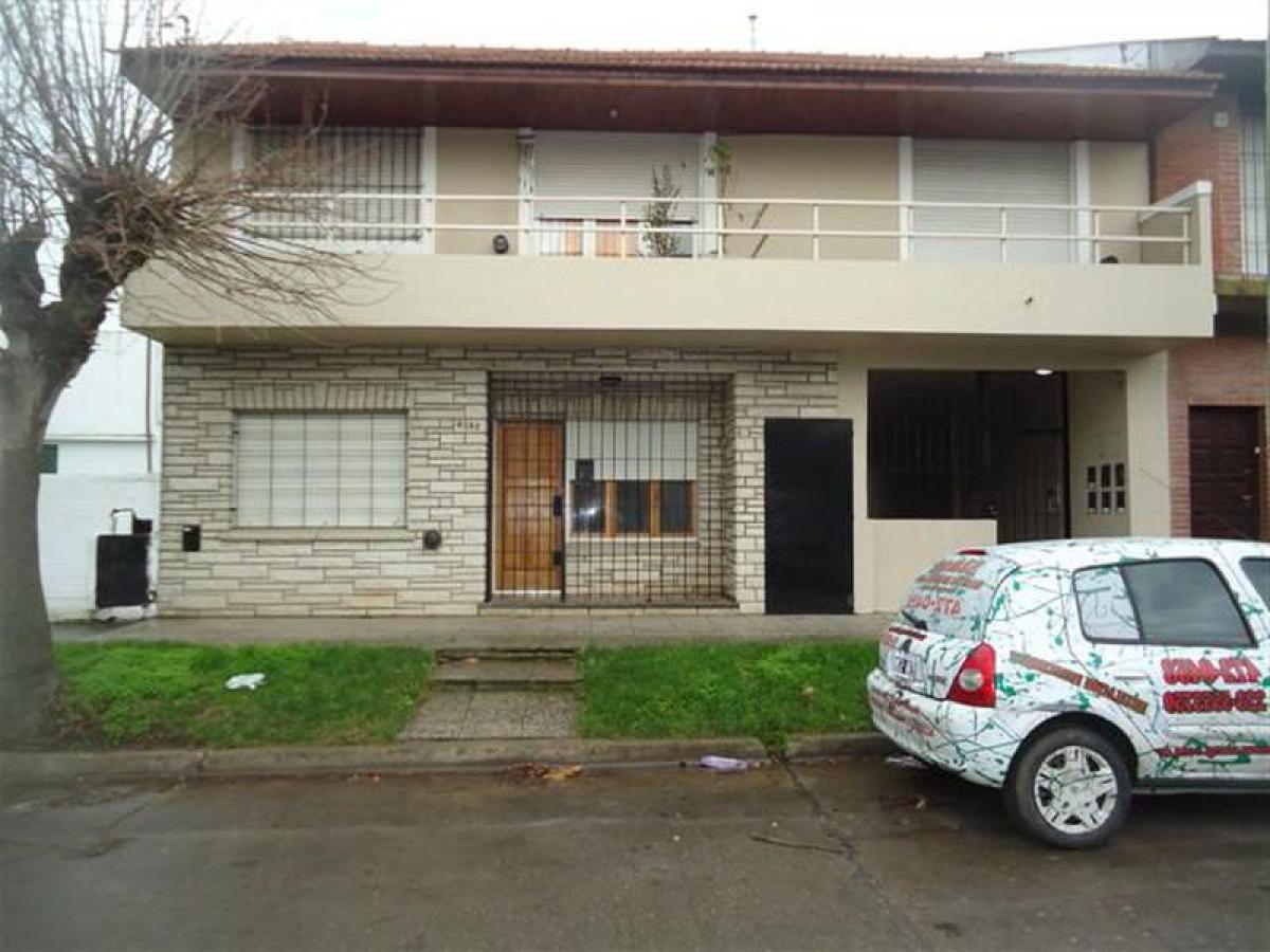 2 bedrooms House in Mar del Plata, Argentina No. 75612