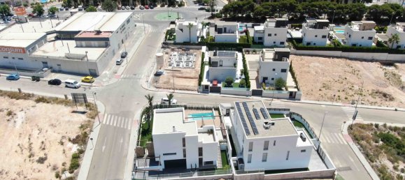 4 bedrooms Villa in Dehesa De Campoamor, Spain No. 8992 3