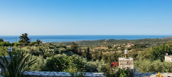 3 bedrooms Villa in Chania, Greece No. 167 2