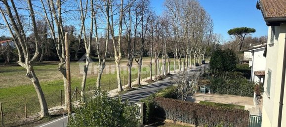 1 bedroom Apartment in Pietrasanta, Italy No. 50465 2