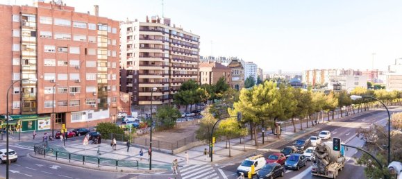 Apartamento de 4 dormitorios en Zaragoza, Spain No. 62056 44