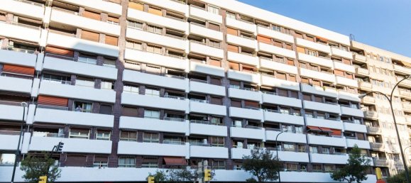 Apartamento de 4 dormitorios en Zaragoza, Spain No. 62056 2