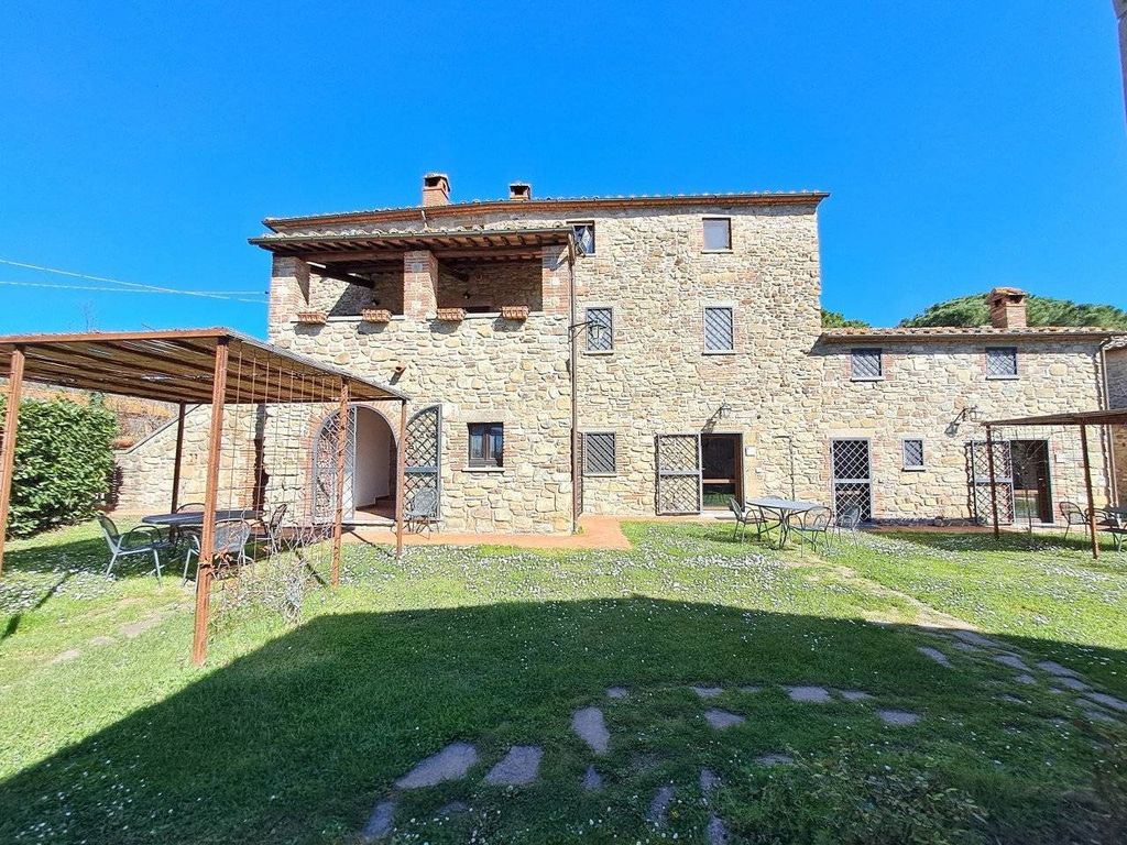 5 bedrooms House in Tuoro sul Trasimeno, Italy No. 54207