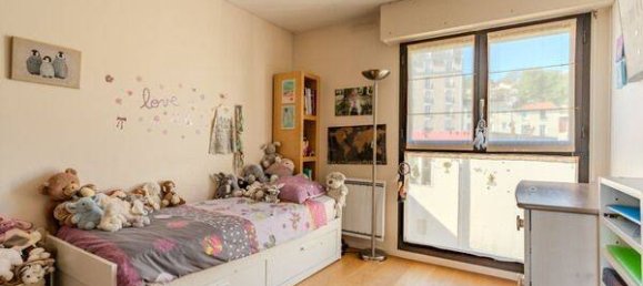 3 bedrooms Apartment in Suresnes, France No. 334301 11