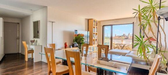 3 bedrooms Apartment in Suresnes, France No. 334301 2