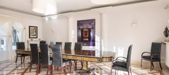 5 bedrooms House in Saint-Cloud, France No. 129393 4