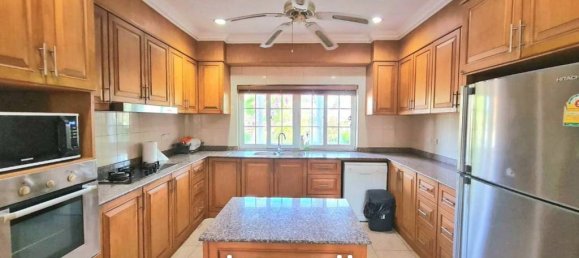 Кафе / ресторан с 6 спальнями в Саттахип, Таиланд № 15459 4