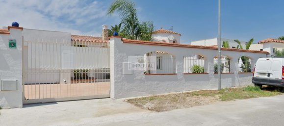 Adosado de 4 dormitorios en Empuriabrava, Spain No. 154032 27