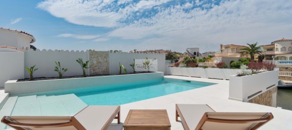 Adosado de 4 dormitorios en Empuriabrava, Spain No. 154032 2