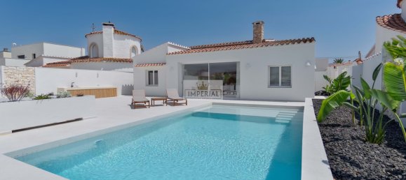 Adosado de 4 dormitorios en Empuriabrava, Spain No. 154032 3