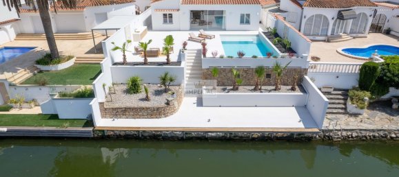 Adosado de 4 dormitorios en Empuriabrava, Spain No. 154032 4