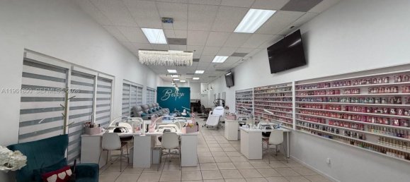  قطعة أرض في Miami, USA رقم 615677 9