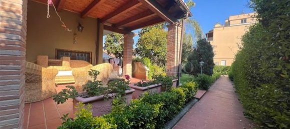 5 bedrooms Villa in Rome, Italy No. 320061 20