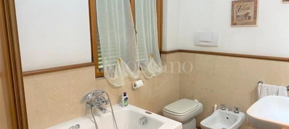 5 bedrooms Villa in Rome, Italy No. 320061 5