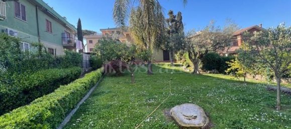 5 bedrooms Villa in Rome, Italy No. 320061 24