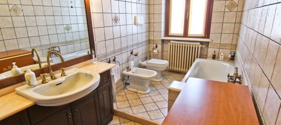 3-Zimmer Villa in Cogliate, Italy, Nr. 289880 22