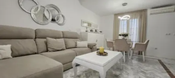 4 bedrooms Townhouse in Los Barrios, Spain No. 166911 3