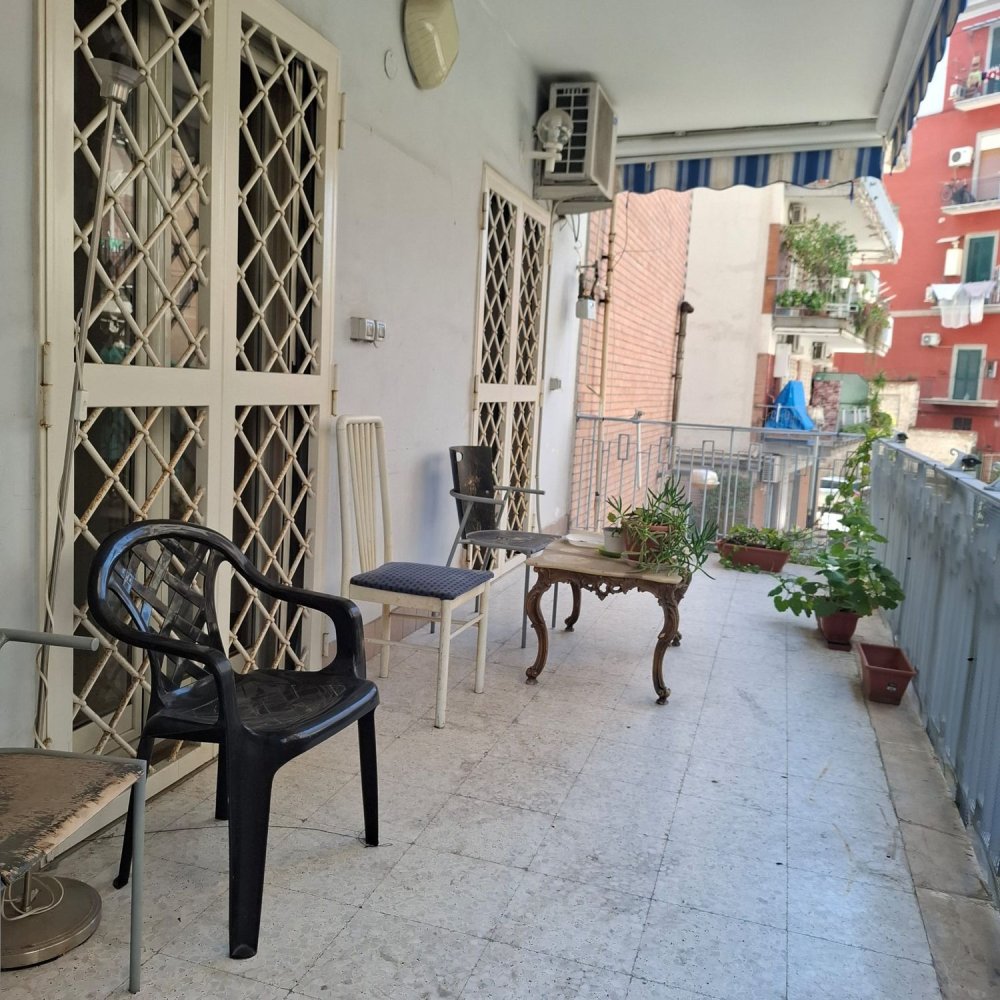 5 bedrooms Apartment in Naples, Italy No. 381715