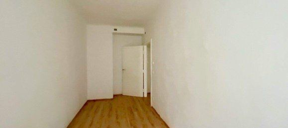 2غرفة شقة في Simmering, Austria رقم 218058 8