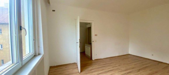 2غرفة شقة في Simmering, Austria رقم 218058 3