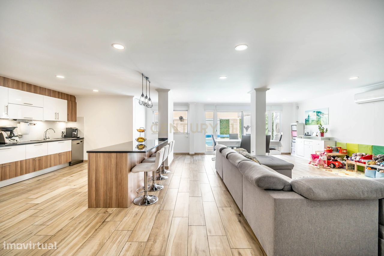 6 bedrooms House in Faro, Portugal No. 127726