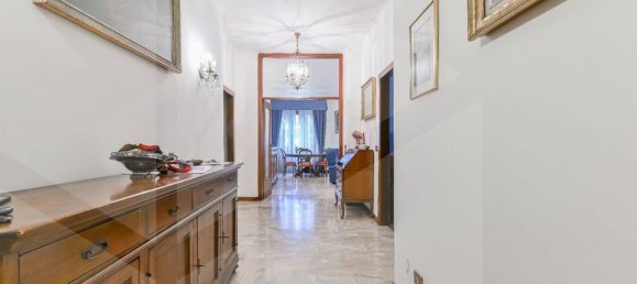 4 rooms Apartment in Milan, Italy No. 241638 3
